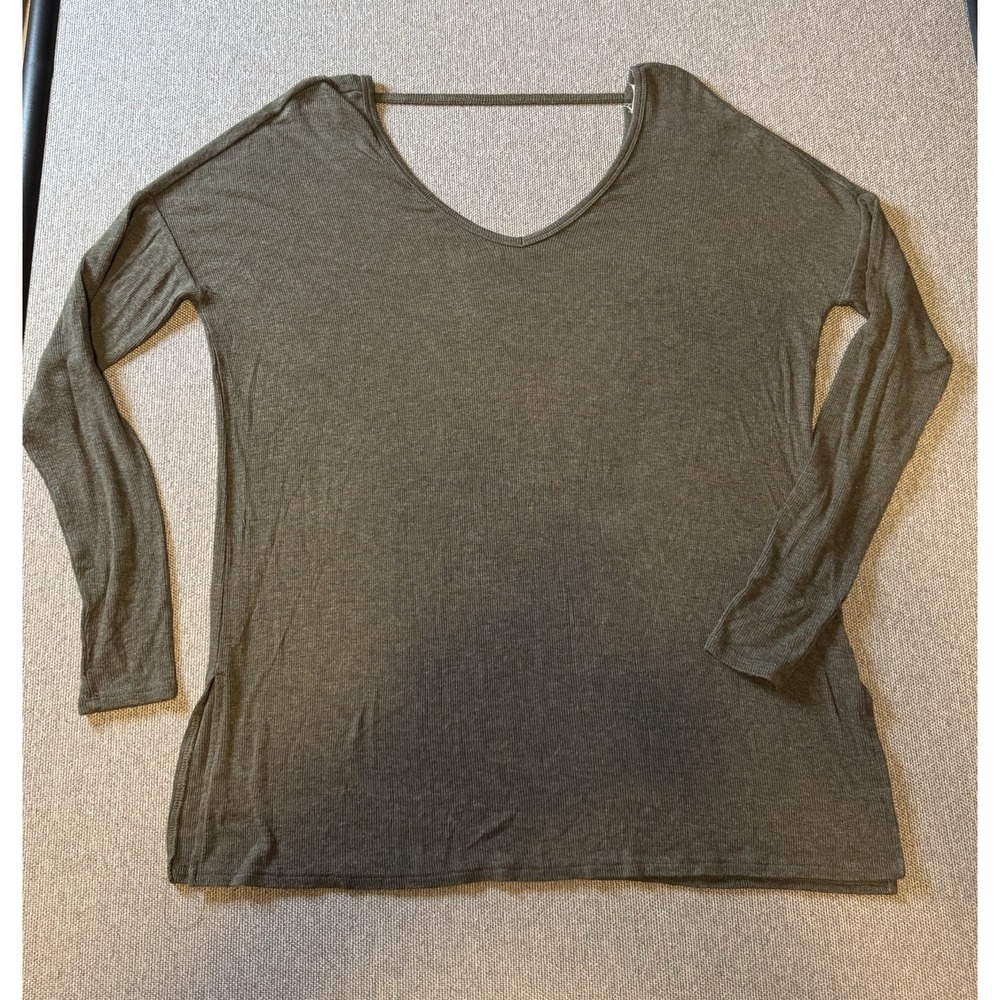 Garage Brand Women's Ribbed V-neck Olive Green Shirt Size Medium